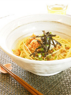 鮭フレークとおろし納豆のスパゲッティー-レシピのメイン写真