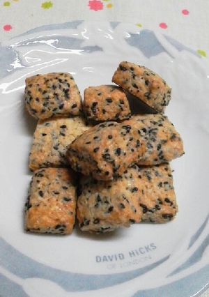 卵白で☆サクサク厚焼き胡麻クッキー♪-レシピのメイン写真