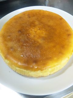 混ぜて焼くだけ!簡単濃厚チーズケーキ♪-レシピのメイン写真