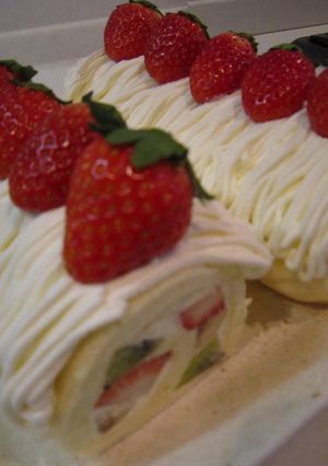 チーズクリームのフルーツロールケーキ-レシピのメイン写真