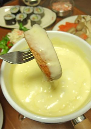 簡単☆おうちにあるものでチーズフォンデュ-レシピのメイン写真