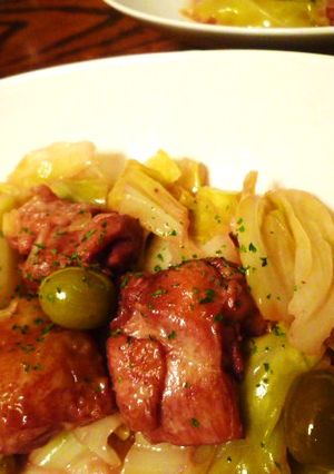 キャベツも美味！オリーブと鶏肉のワイン煮-レシピのメイン写真