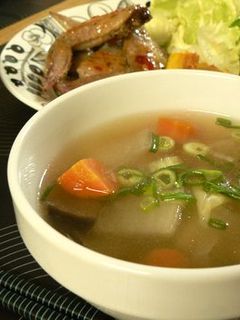 韓国ダシダで野菜たっぷり食べるスープ-レシピのメイン写真