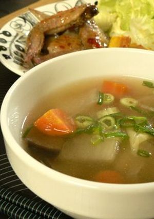 韓国ダシダで野菜たっぷり食べるスープ-レシピのメイン写真