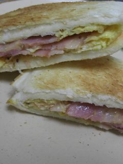 ベーコンとたまご焼きのサンドイッチ♪-レシピのメイン写真