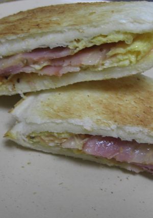 ベーコンとたまご焼きのサンドイッチ♪-レシピのメイン写真