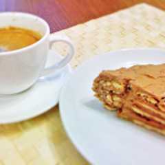 รูปของ マリービスケットで作る〜ビスケットケーキ