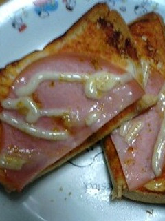 朝食に☆カレー味のハムマヨトースト-レシピのメイン写真