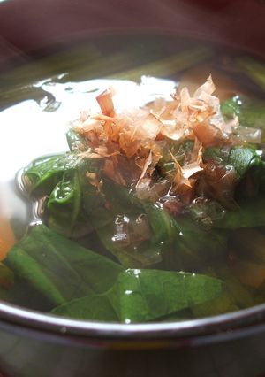 お餅と菜っ葉だけのシンプル雑煮-レシピのメイン写真