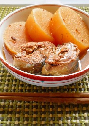 お安いサバ味噌缶と大根で「サバ味噌煮」-レシピのメイン写真