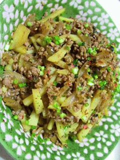新じゃがと挽き肉とザーサイのオリーブ炒め-レシピのメイン写真