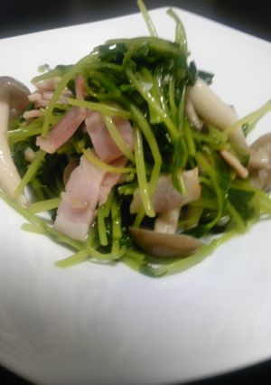 豆苗とベーコンの中華炒め-レシピのメイン写真