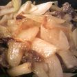 牛薄切り肉と玉葱のバター醤油炒め