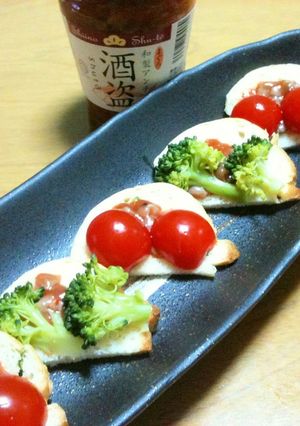 酒盗でカナッペ-レシピのメイン写真