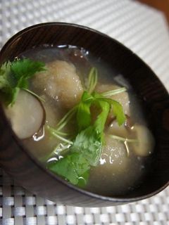 シンプルな味付で♪もっちりれんこん団子汁-レシピのメイン写真