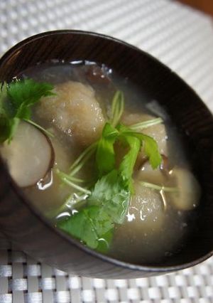 シンプルな味付で♪もっちりれんこん団子汁-レシピのメイン写真