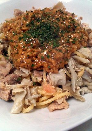 明太納豆きのこ豚肉パスタ-レシピのメイン写真