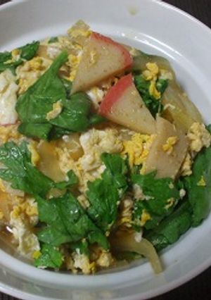 おせちの残りの蒲鉾で卵丼～☆具を炒めて～-レシピのメイン写真