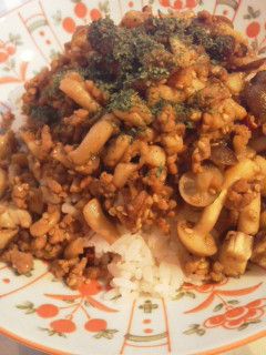 しめじそぼろの甘辛丼-レシピのメイン写真