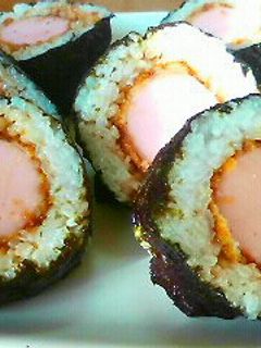 おさかなのソーセージでマキマキおにぎり?-レシピのメイン写真