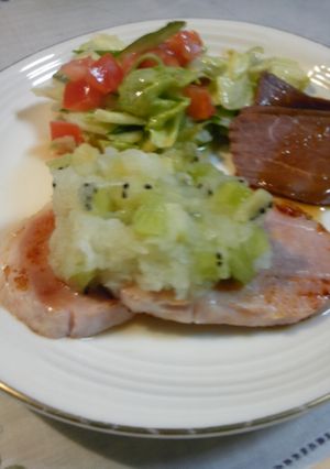 ハムステーキおろしキウイ添え-レシピのメイン写真