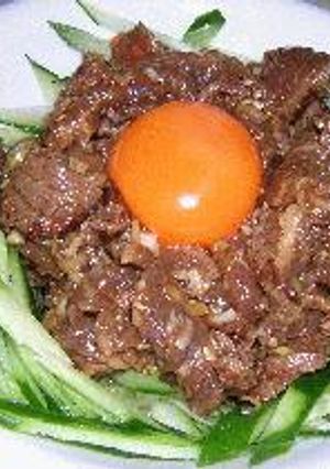 牛肉のたたきＤＥ★焼肉屋さんの本格ユッケ-レシピのメイン写真