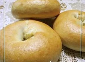 ぶーにゃん屋❤手ごね・中力粉でベーグル-レシピのメイン写真