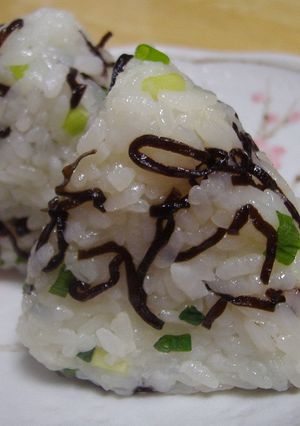 青ねぎと塩昆布のおにぎり-レシピのメイン写真