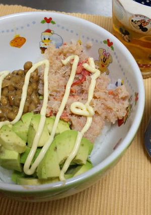 カニ＆アボカド＆納豆の三色丼！-レシピのメイン写真