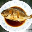 濃い目の味付けで 鯛の姿煮