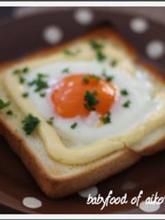 絶品♡洗い物なし目玉焼きマヨトースト by yumerecipe
