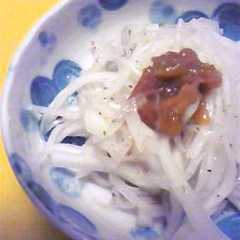 รูปของ ねり梅で作る梅わさ大根♪