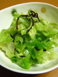 お弁当に✿キャベツの塩昆布和え☆-レシピのメイン写真