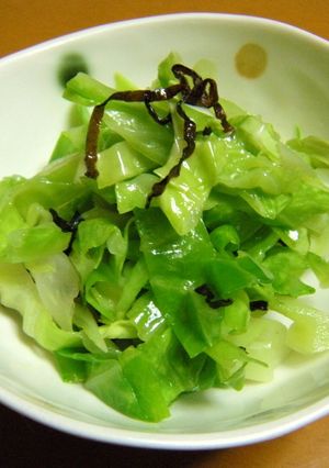 お弁当に✿キャベツの塩昆布和え☆-レシピのメイン写真