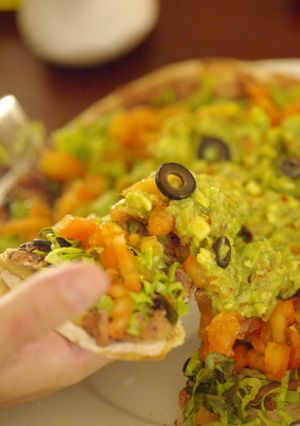 ボリュームたっぷり大満足なメキシカンピザ-レシピのメイン写真