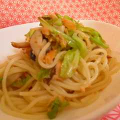 A picture of 新キャベツと鮭の簡単パスタ.