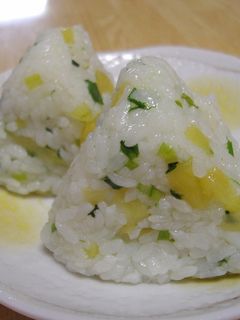 青ねぎとたくあんのおにぎり-レシピのメイン写真