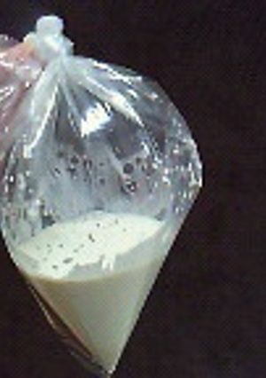 ホイッパーなしで泡立つ生クリーム☆-レシピのメイン写真