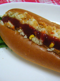 どこから食べてもコロッケパン♪-レシピのメイン写真