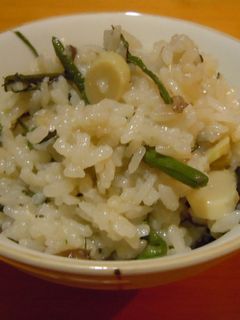 お餅でモチモチ♪もち米いらずの山菜おこわ-レシピのメイン写真