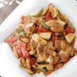 鶏肉とモッツァレラチーズのスパイシー炒め
