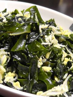 しらすとわかめと卵のバター炒め-レシピのメイン写真