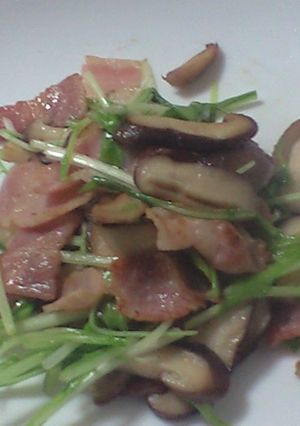椎茸とベーコン、水菜炒め-レシピのメイン写真