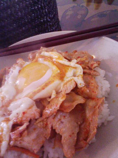 一人のお昼に! 辛い豚キムチ丼-レシピのメイン写真