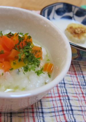 離乳食中期☆にんじんがゆとバナナミルク☆-レシピのメイン写真