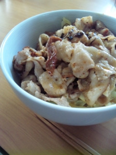 簡単ピリ辛高菜の豚マヨ丼-レシピのメイン写真