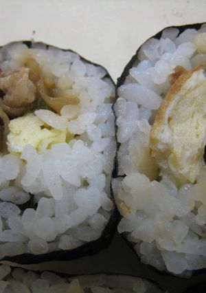 邪道？何でも巻いちゃえ！生姜焼き海苔巻き-レシピのメイン写真