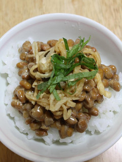 ハリハリ漬けと大葉の納豆ご飯♪-レシピのメイン写真