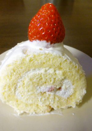 いちごのロールケーキ-レシピのメイン写真