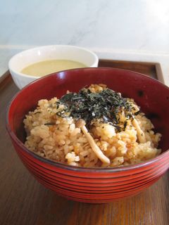 鶏そぼろと生姜の炊き込みごはん-レシピのメイン写真
